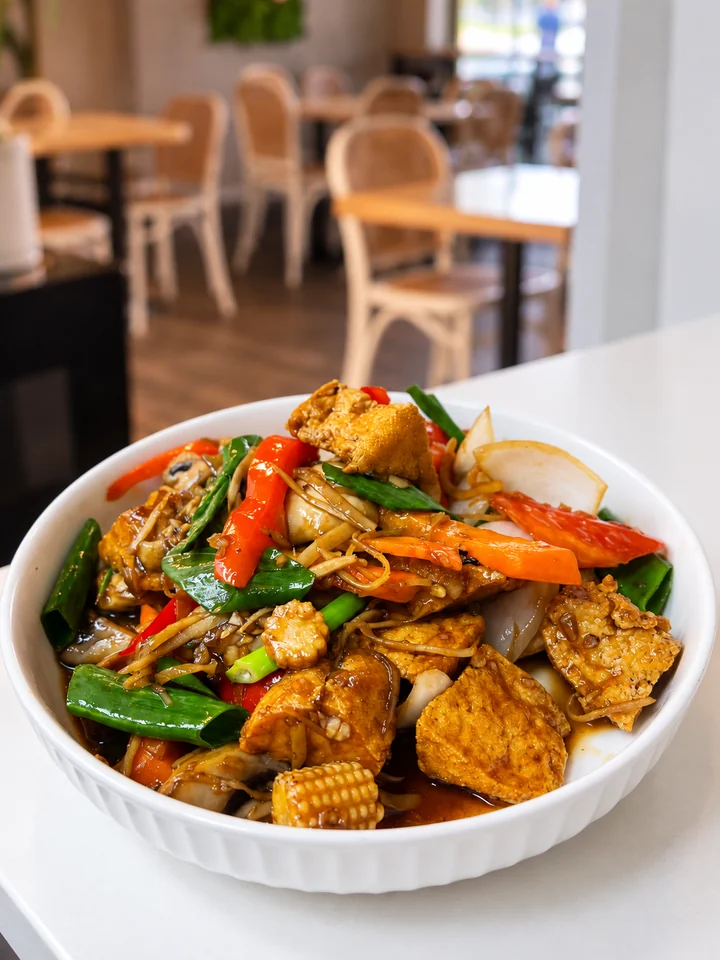 Thai stir fried dish with vegetables